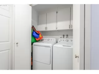 Photo #2: 20440986 Listing