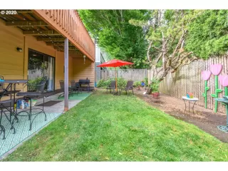 Photo #4: 20440986 Listing