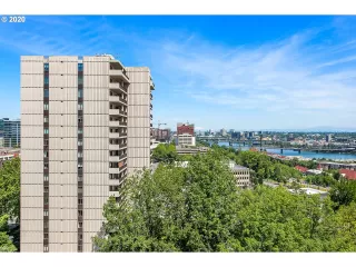 Photo #5: 20441049 Listing