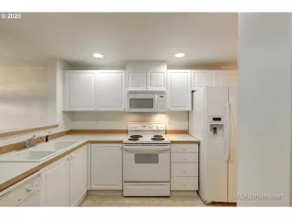 Photo #1: 20441314 Listing