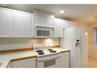 Photo #3: 20441314 Listing
