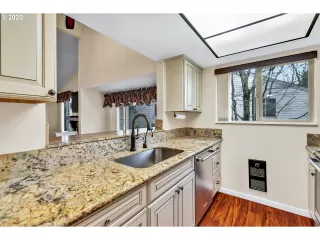 Photo #2: 20441453 Listing