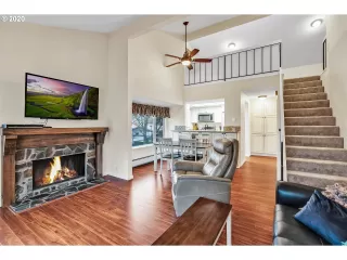 Photo #5: 20441453 Listing