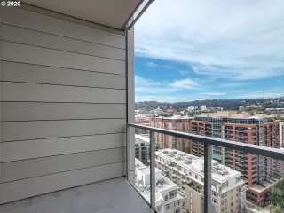 Photo #5: 20441598 Listing