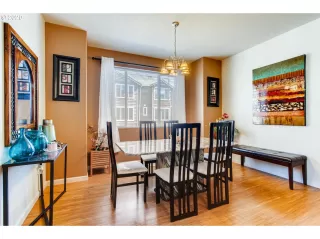 Photo #5: 20442032 Listing