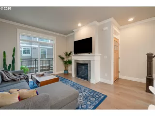 Photo #2: 20442786 Listing