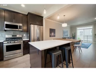 Photo #4: 20442786 Listing