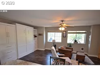 Photo #6: 20443496 Listing