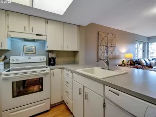 Photo #2: 20443973 Listing