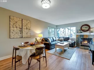 Photo #4: 20443973 Listing