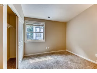 Photo #6: 20444271 Listing