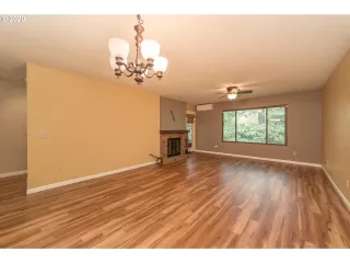 Photo #3: 20444801 Listing