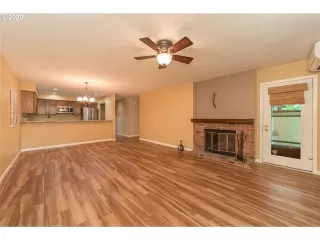 Photo #4: 20444801 Listing