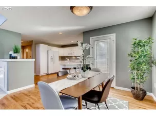 Photo #6: 20446090 Listing