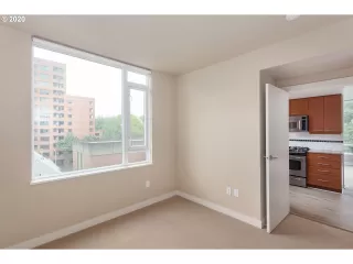 Photo #6: 20446165 Listing