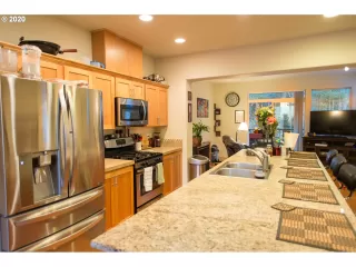 Photo #2: 20446598 Listing 