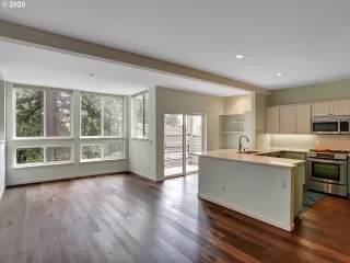 Photo #4: 20446838 Listing 