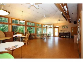 Photo #6: 20446856 Listing