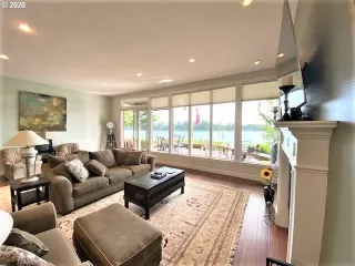 Photo #5: 20447232 Listing 