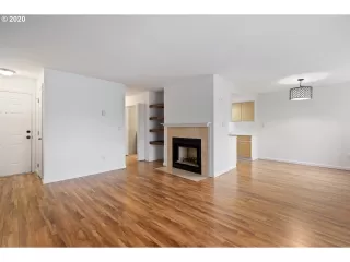 Photo #4: 20447407 Listing 