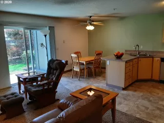 Photo #3: 20447514 Listing