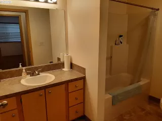 Photo #5: 20447514 Listing