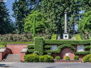 Photo #5: 20447590 Listing