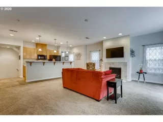 Photo #5: 20448371 Listing