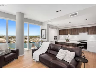 Photo #4: 20448495 Listing