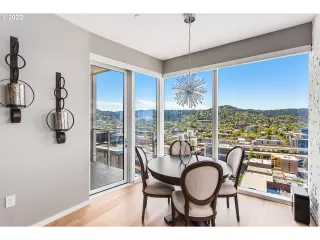 Photo #5: 20448495 Listing