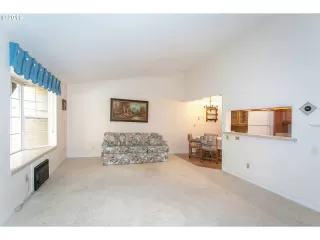 Photo #4: 20448821 Listing