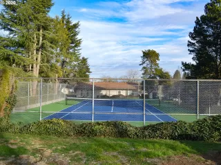 Photo #4: 20449002 Listing