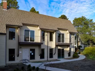 Photo #5: 20449002 Listing