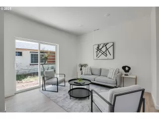 Photo #2: 204496723 Listing