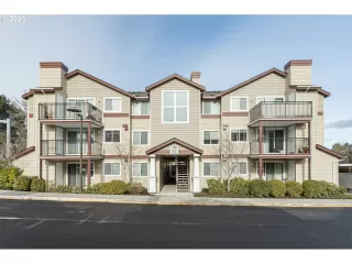 Photo #6: 20450165 Listing