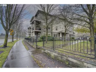 Photo #4: 20450959 Listing 