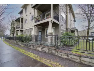 Photo #5: 20450959 Listing 