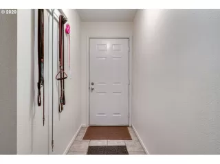 Photo #4: 20451586 Listing