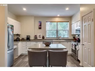 Photo #6: 20451586 Listing