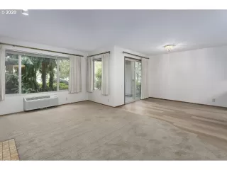 Photo #4: 20451607 Listing