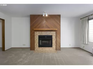 Photo #6: 20451607 Listing