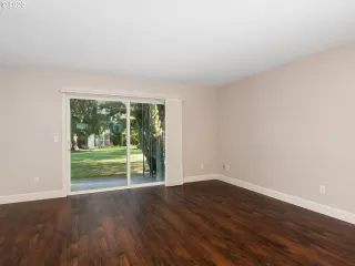 Photo #4: 20452574 Listing