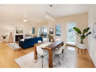 Photo #4: 20452797 Listing