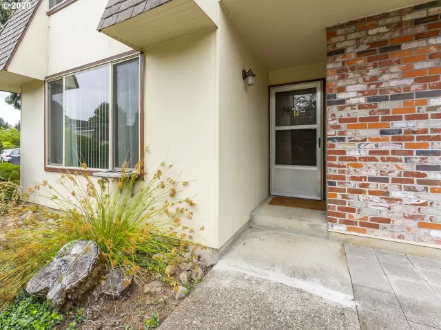 MLS: 20453143 Condo For Sale