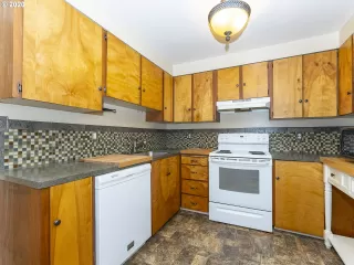 Photo #5: 20453143 Listing 