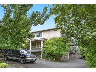 More Details about MLS # 20454570 : 3705 SE 33RD AVE