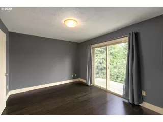 Photo #4: 20454570 Listing