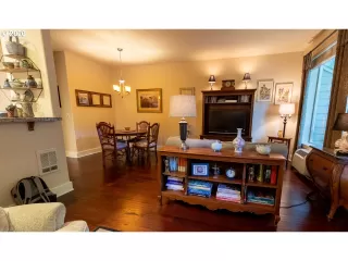 Photo #6: 20454815 Listing 