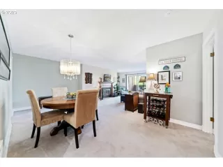 Photo #3: 20455183 Listing