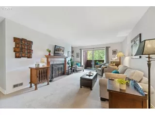 Photo #4: 20455183 Listing